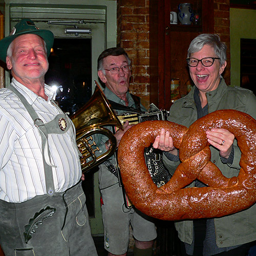 Jim & Ron meet the Giant Pretzel!